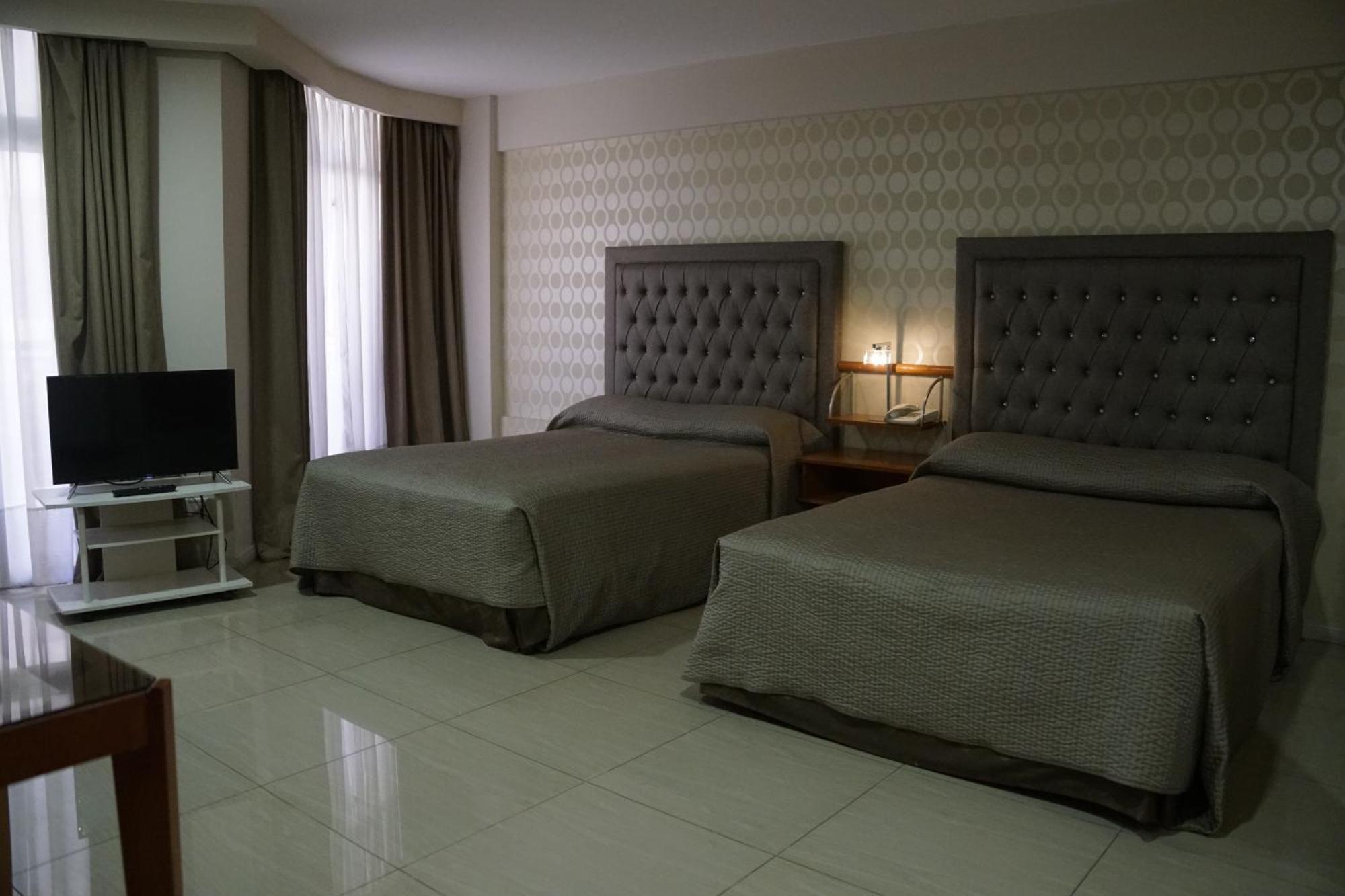 Howard Johnson Hotel Rosario